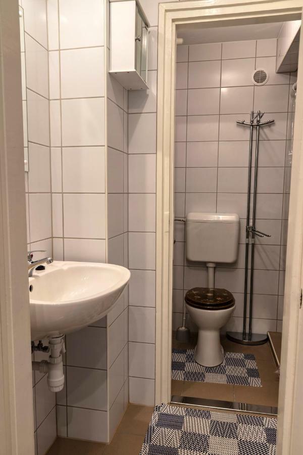 Апартаменты Basement Atrium Apartman Кестхей Экстерьер фото