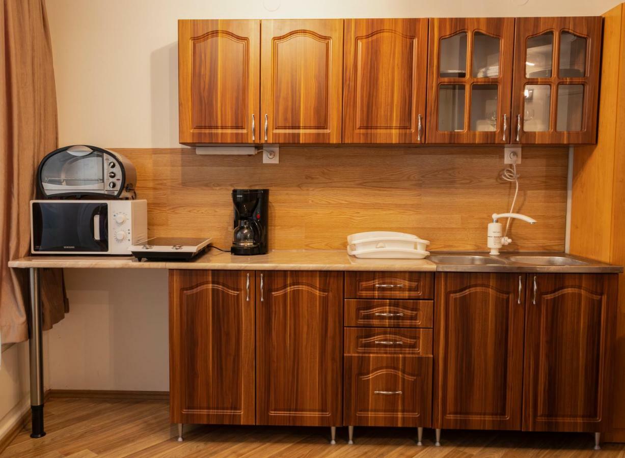 Апартаменты Basement Atrium Apartman Кестхей Экстерьер фото