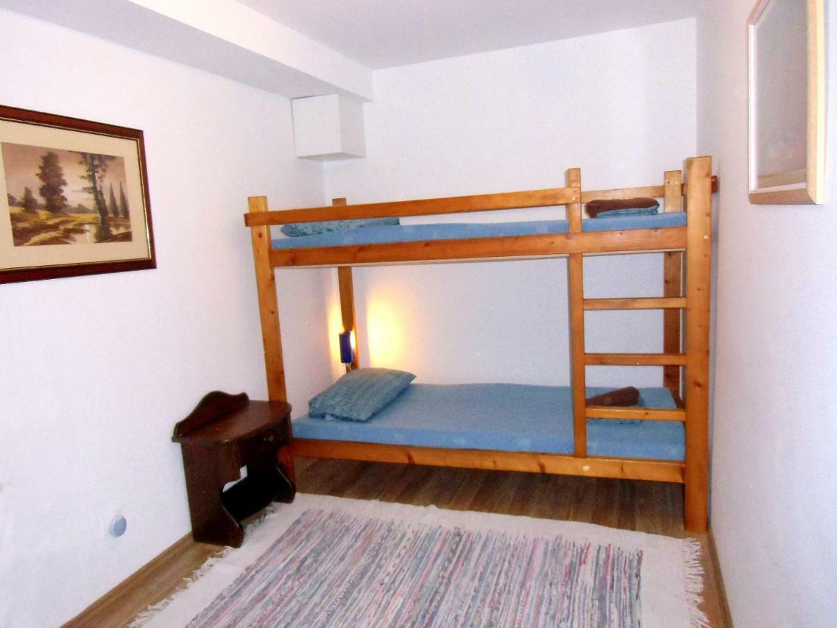 Апартаменты Basement Atrium Apartman Кестхей Экстерьер фото